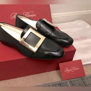 Roger Vivier Metal Buckle Soft Loafer EU 34 1/2